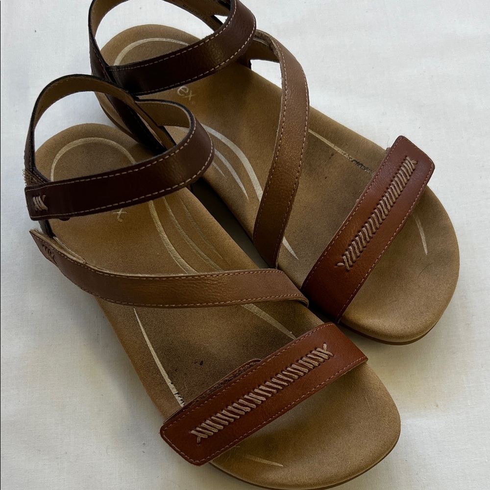Aetrex Tan and Brown Strappy Sandals